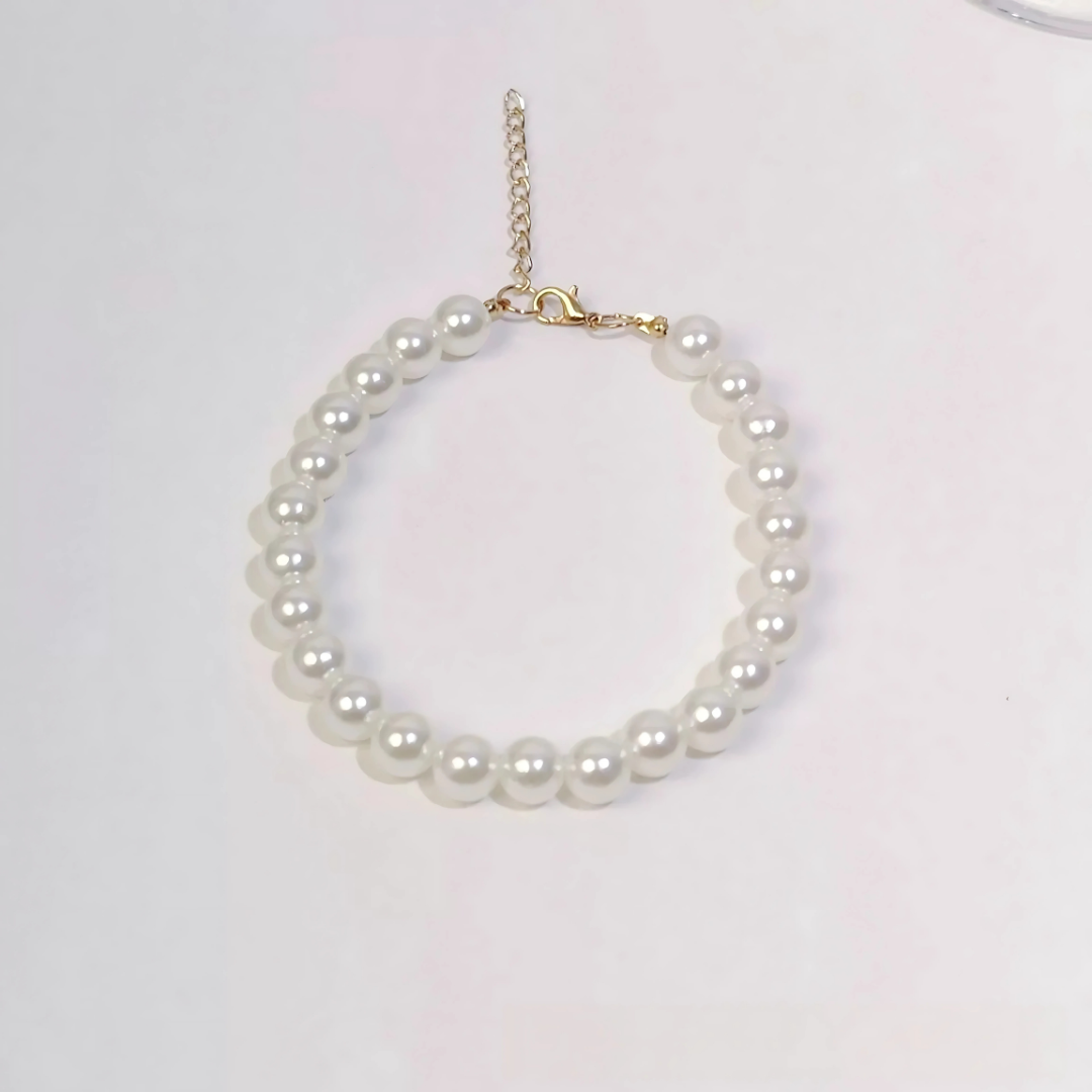 Elegant Cat Necklace – Faux Pearl Collar